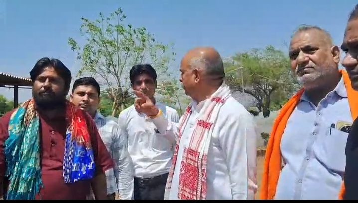 गौ सेवा आयोग सदस्य रमाकांत उपाध्याय ने बरारी गौशाला का किया निरीक्षण