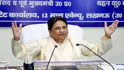 यूपी की शिक्षा व्यवस्था पर बसपा का सियासी दांव मायावती ने सरकारी स्कूलों की गुणवत्ता पर उठाए सवाल