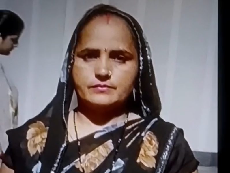 बंद कमरे में महिला का गला कटा शव मिलने से सनसनी, इलाके में फैली दहशत