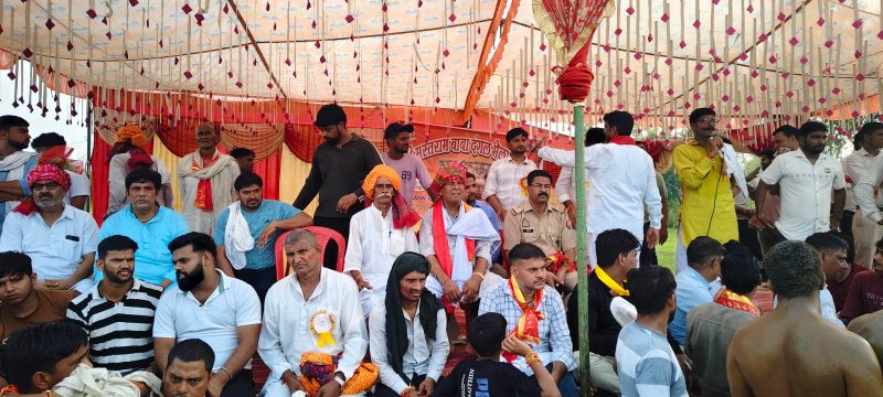 रान्हेरा के दंगल में पहलवानों ने दिखाया दम, पूनम महिला पहलवान ने जीते 3100 रुपये।