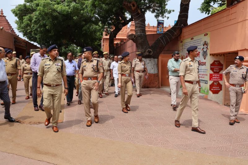 जन्माष्टमी पर्व से पहले एडीजी जोन आगरा एस. के. भगत ने किया श्रीकृष्ण जन्मस्थान का स्थलीय निरीक्षण