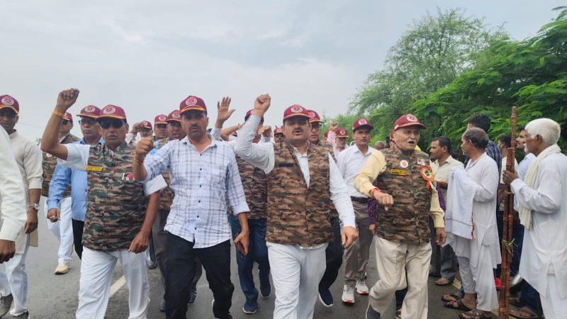 जनहित के शांतिप्रिय धरने को दबाने की कोशिश हुई तो और उग्र होगा आंदोलन, पूर्व सैनिक