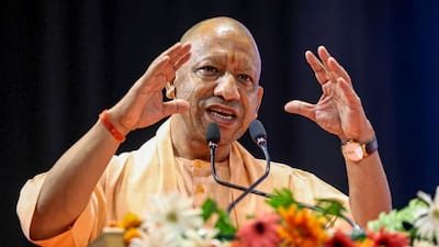 सीएम योगी का बड़ा ऐलान, आंगनबाड़ी कार्यकत्रियों का मानदेय 8 से बढ़ाकर 12 हजार रुपये