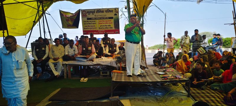 छाता शुगर मिल धरना विवाद में FIR, देर रात खाली कराया गया धरना स्थल; किसानों ने बनाई नई रणनीति, गांव-गांव पंचायतें शुरू