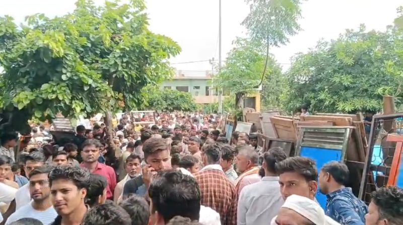 पूर्व फौजी और पत्नी की धारदार हथियार से हत्या, घर में मिले रक्तरंजित शव