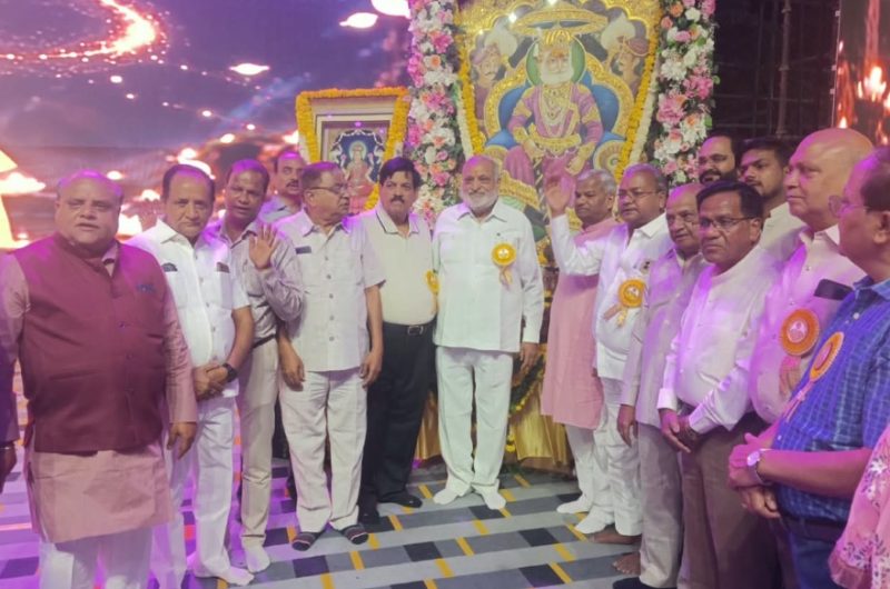मथुरा: बी.एस.ए. कॉलेज में तीन दिवसीय अग्रसेन मेले का भव्य शुभारंभ, कवि सम्मेलन और सम्मान समारोह ने मोहा मन